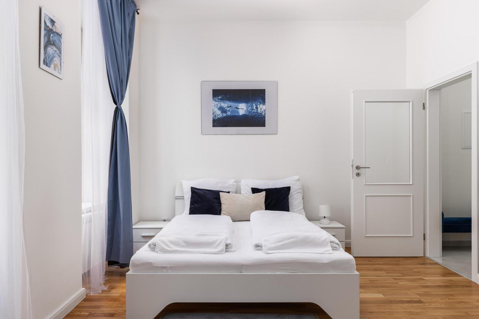 Stay2Gether Blue Vibe Studio - Metro Florenc Prague Exterior photo